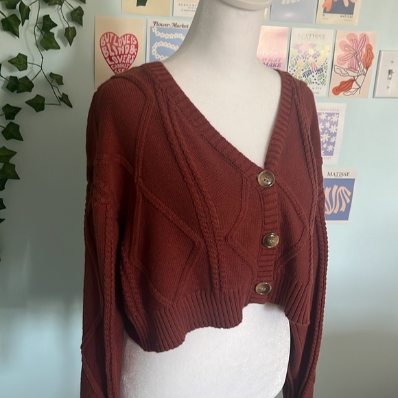 Button down sweater - Picture 2 of 3